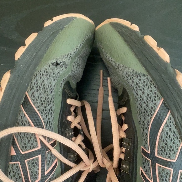 ASICS Women's GT-2000 6 Trail Running Sneaker Size 10 - Picture 6 of 12